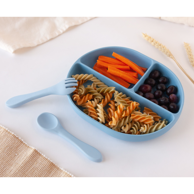 conjunto-de-prato-e-talheres-silicone-kiokids-azul-1